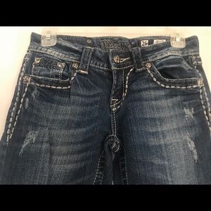 10/10 Miss Me Jeans! Straight leg - darker wash